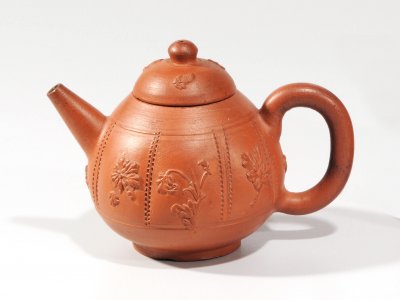 由Aronson Antiquairs解释的古董红色石器茶壶开云体育开户