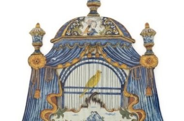 鸟笼匾，代尔夫特陶器。开云体育官网首页巴黎装饰艺术博物馆