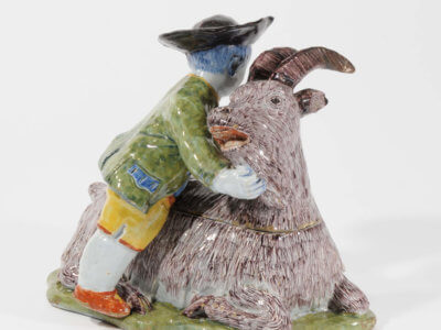 古董彩色代尔夫特陶器男孩和山羊