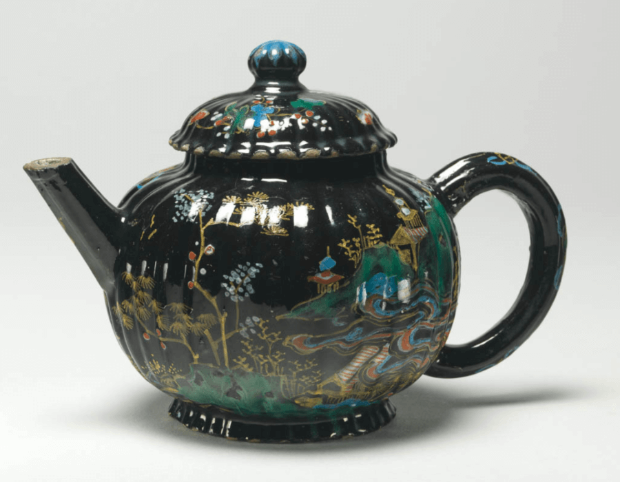 棕釉茶壶，约1710年