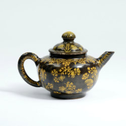 褐釉茶壶